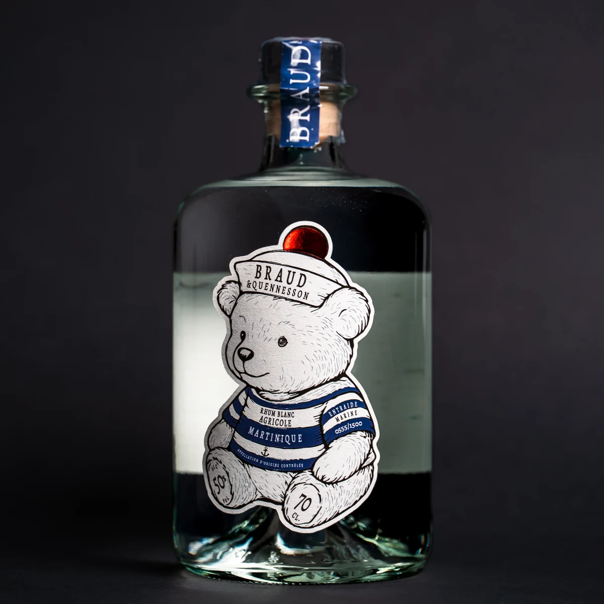 Bouteille de rhum Entraide Marine 50° Braud & Quennesson, étiquette en forme d’ourson marin